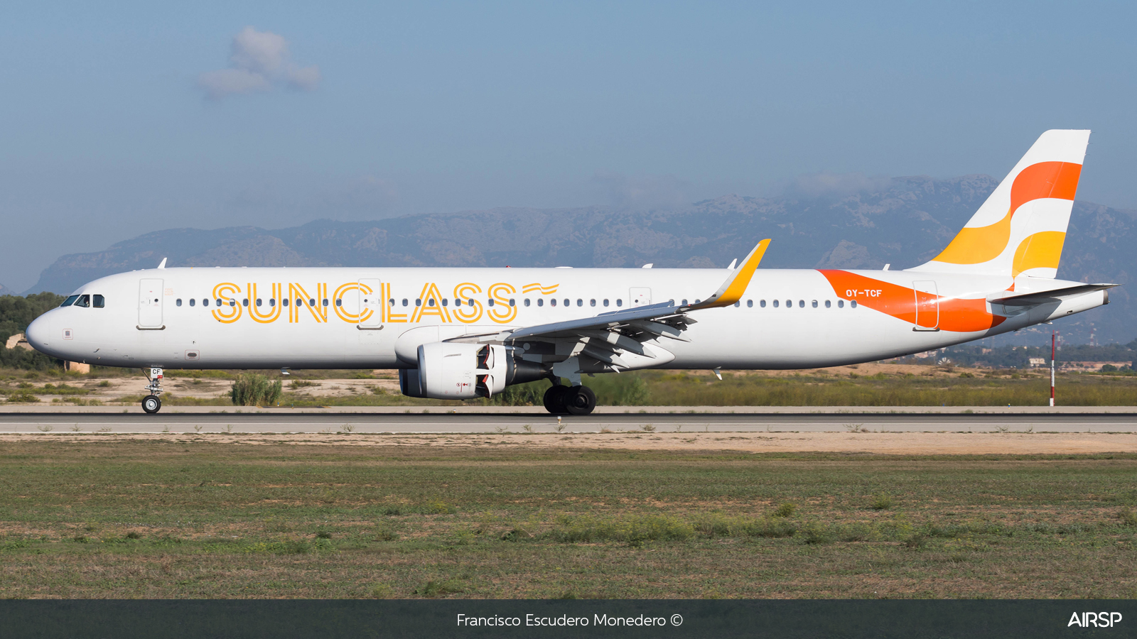 Sunclass Airlines  Airbus A321  OY-TCF