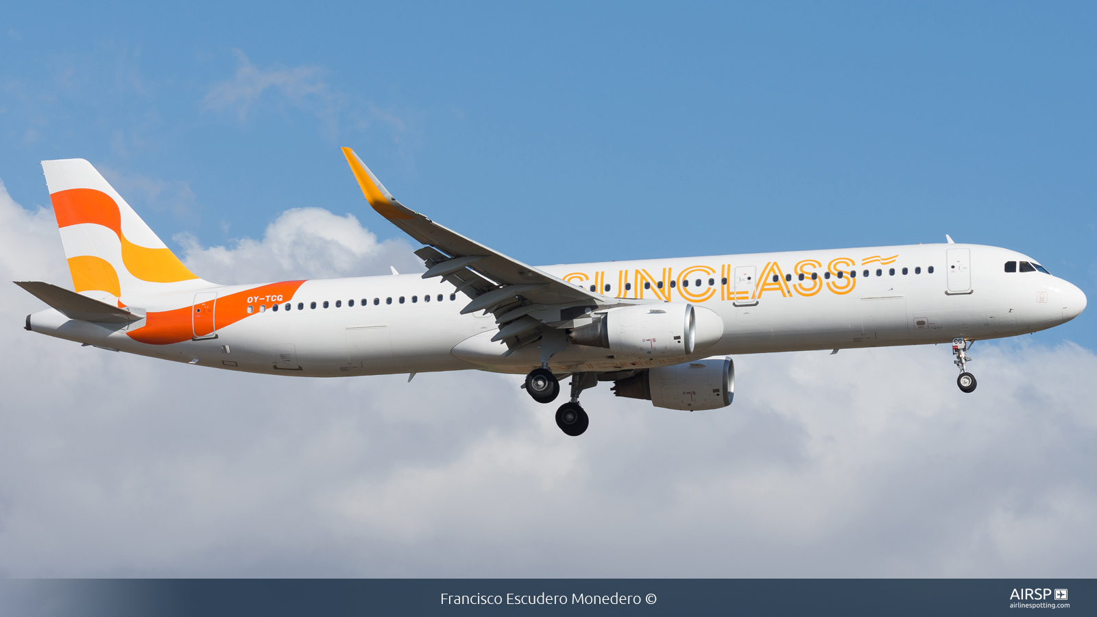 Sunclass Airlines  Airbus A321  OY-TCG