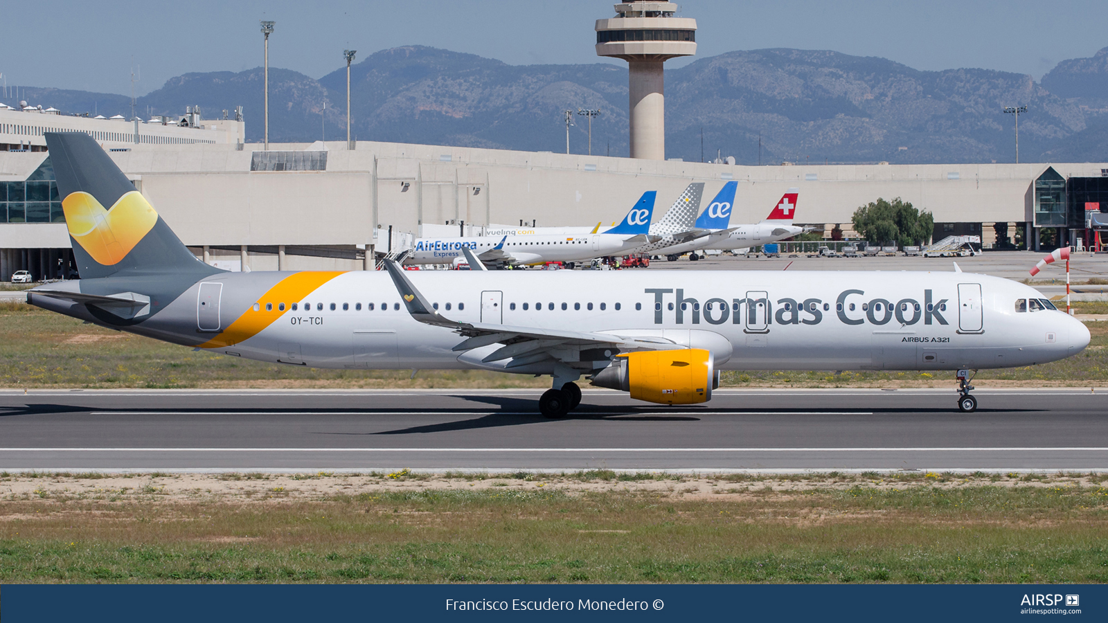 Thomas Cook Airlines  Airbus A321  OY-TCI