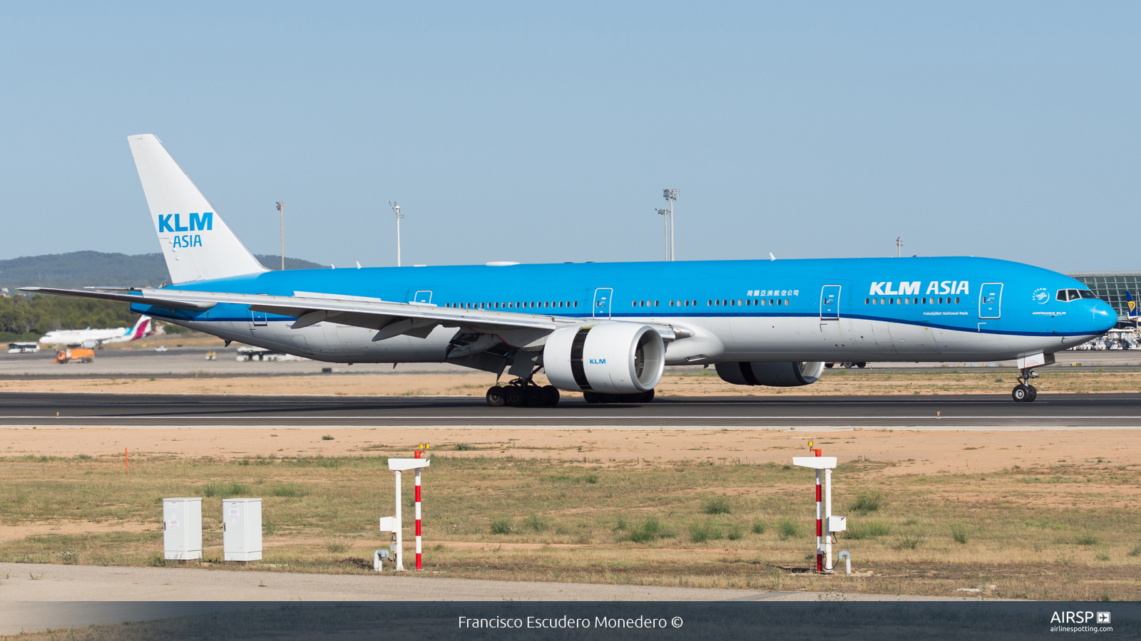 KLM Asia  Boeing 777-300  PH-BVB