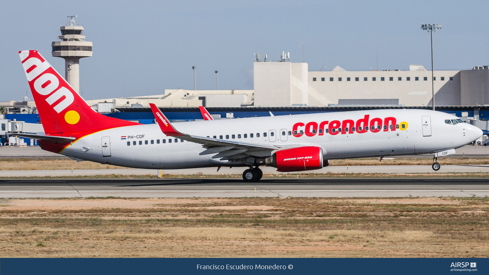 Corendon  Boeing 737-800  PH-CDF