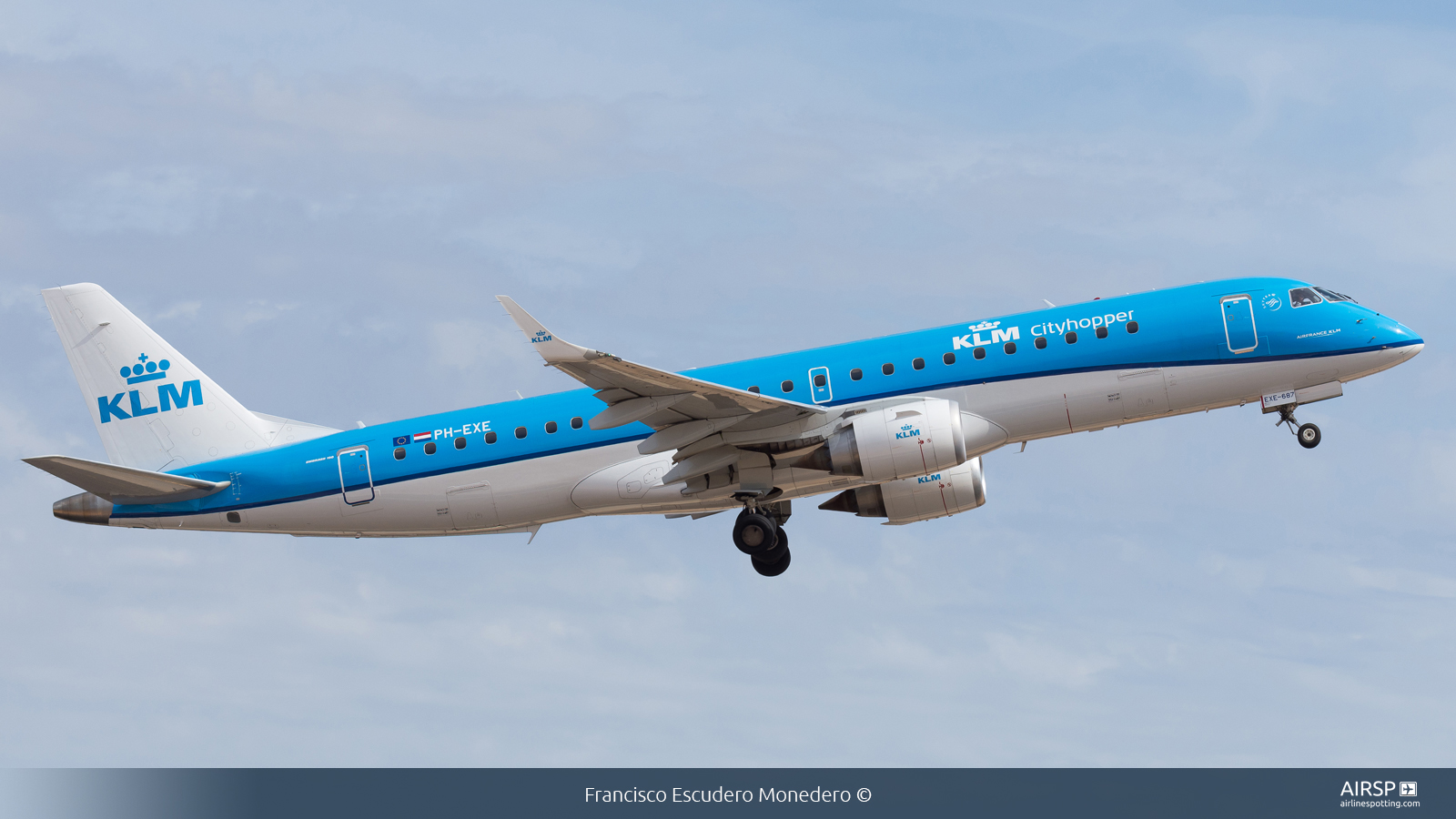 KLM Cityhopper  Embraer E190  PH-EXE