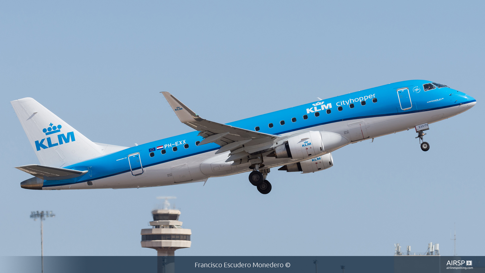 KLM Cityhopper  Embraer E175  PH-EXX