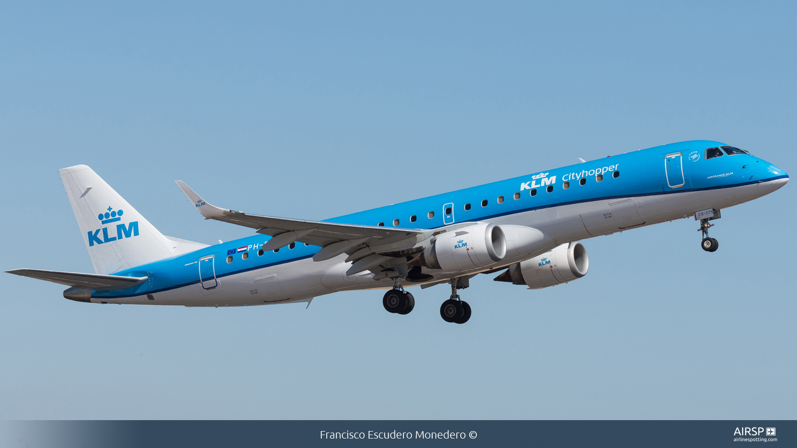 KLM Cityhopper  Embraer E190  PH-EZR