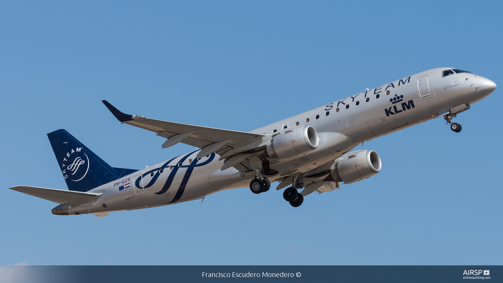 KLM Cityhopper  Embraer E190  PH-EZX