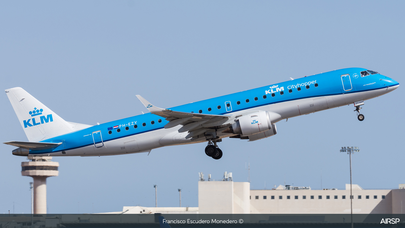 KLM Cityhopper  Embraer E190  PH-EZY
