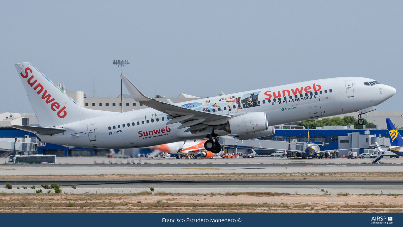 Transavia  Boeing 737-800  PH-HSF