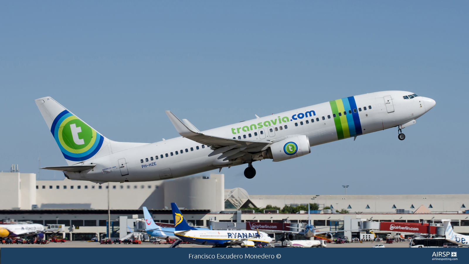 Transavia  Boeing 737-800  PH-HZE