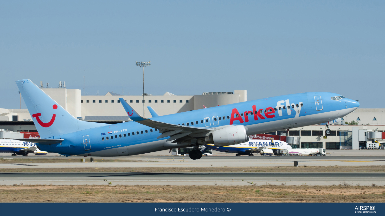 Arke  Boeing 737-800  PH-TFC