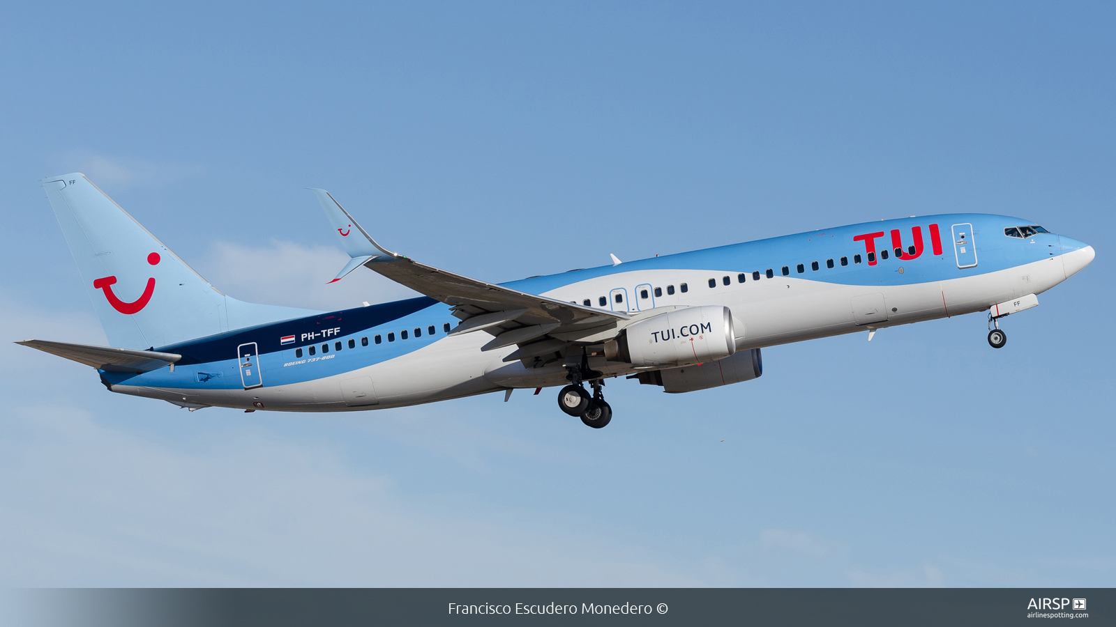 Tui Airways  Boeing 737-800  PH-TFF