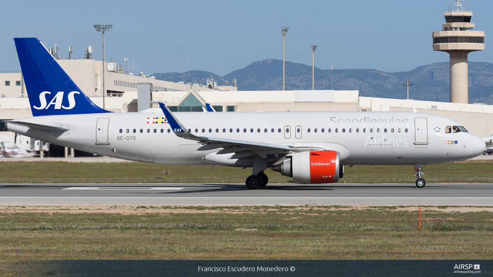 SAS Scandinavian Airlines  Airbus A320neo  SE-DYD