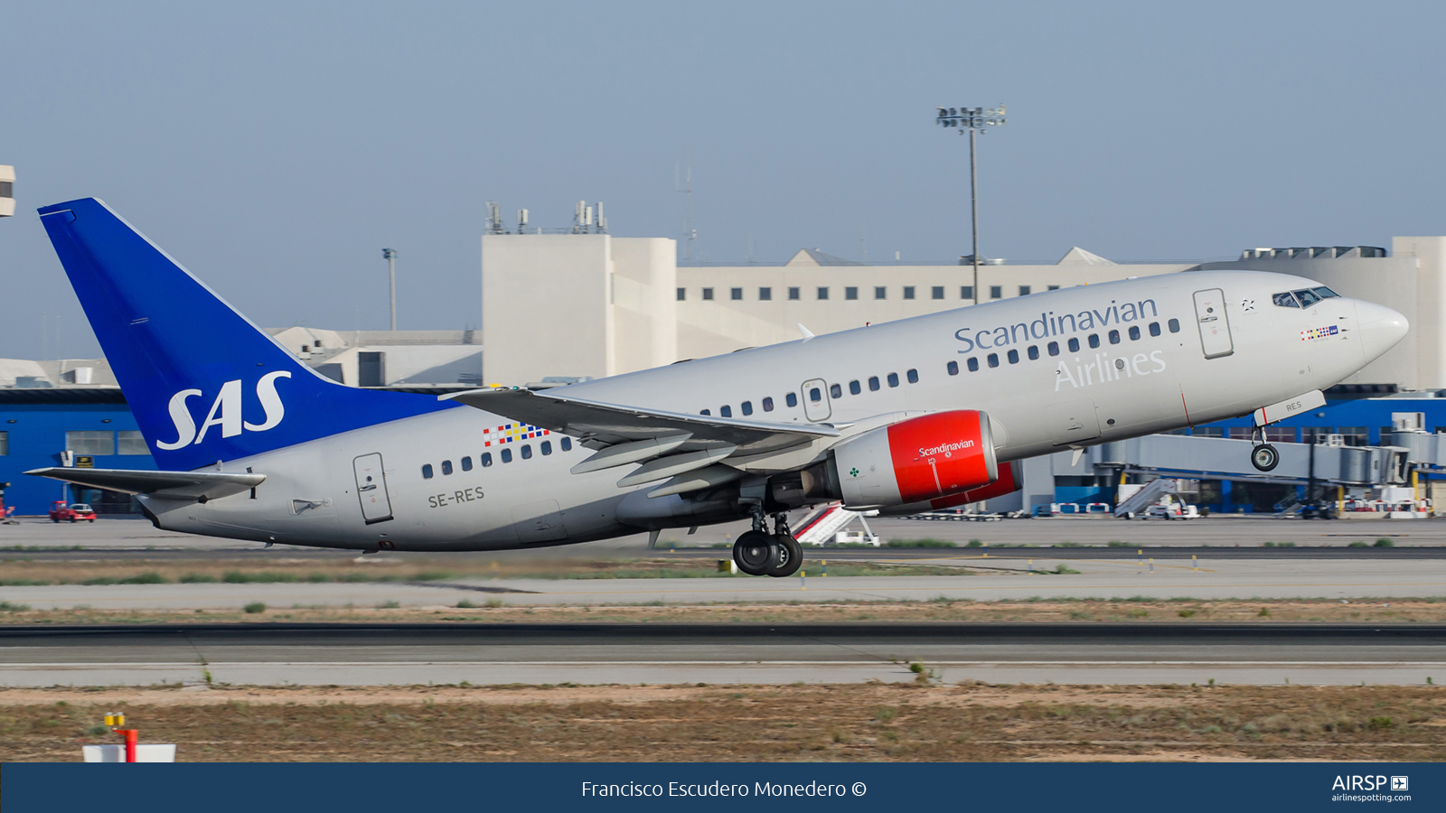 SAS Scandinavian Airlines  Boeing 737-700  SE-RES