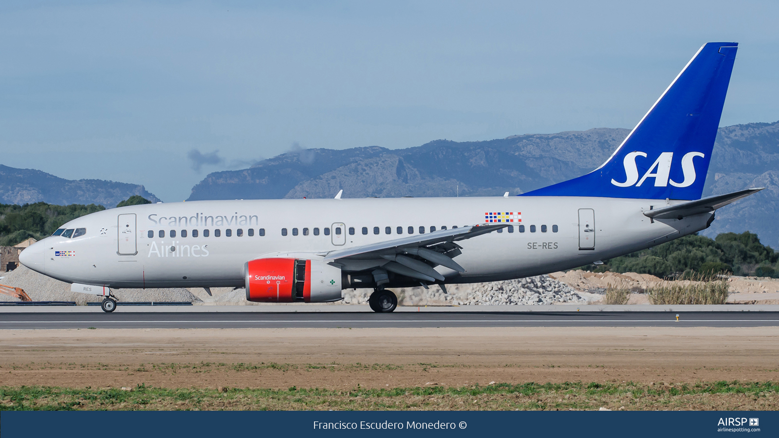 SAS Scandinavian Airlines  Boeing 737-700  SE-RES