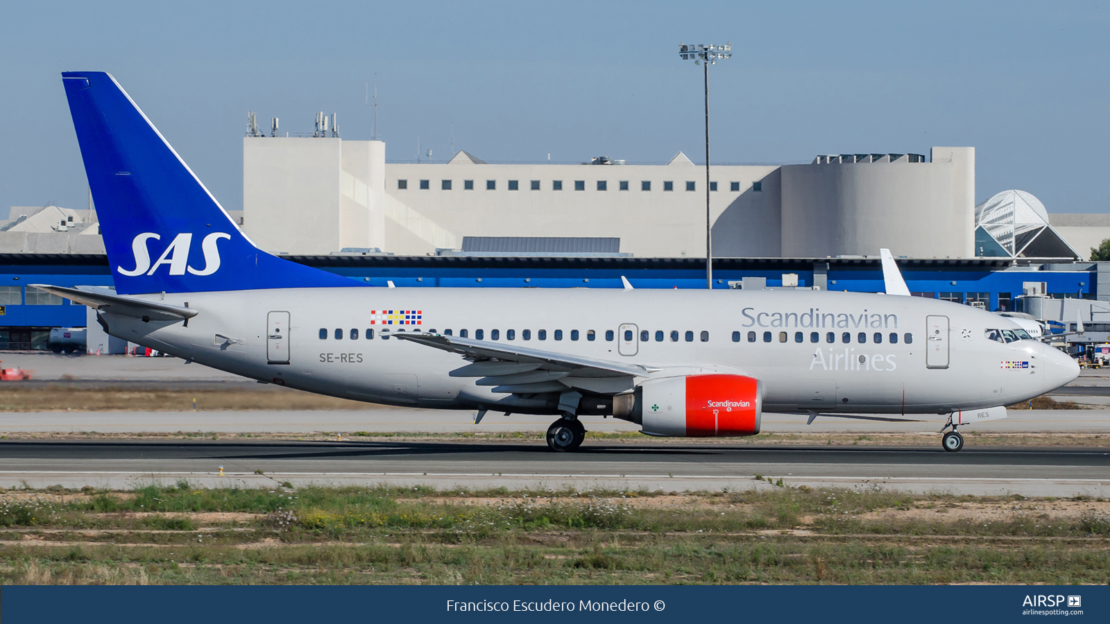SAS Scandinavian Airlines  Boeing 737-700  SE-RES