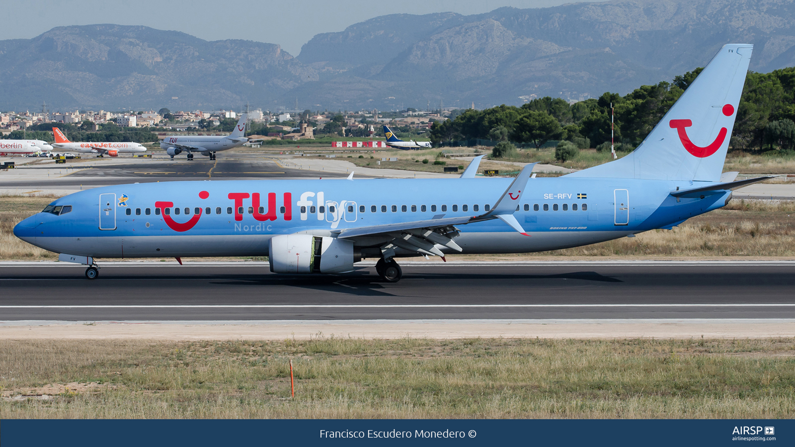 Tui Fly Nordic  Boeing 737-800  SE-RFV