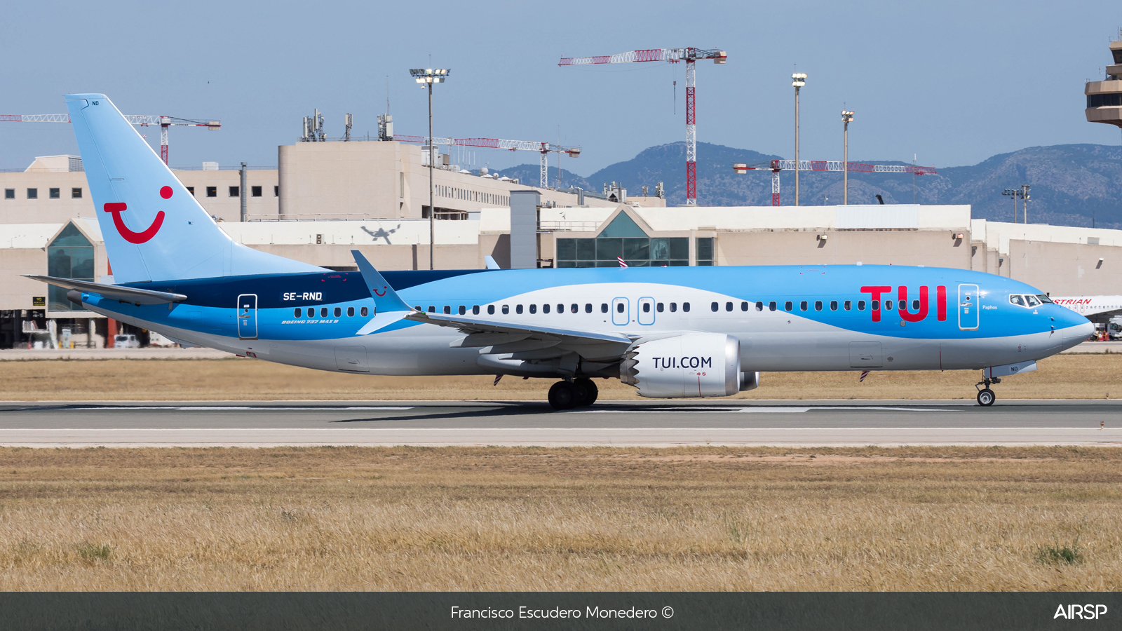 Tui Airways  Boeing 737 Max 8  SE-RND