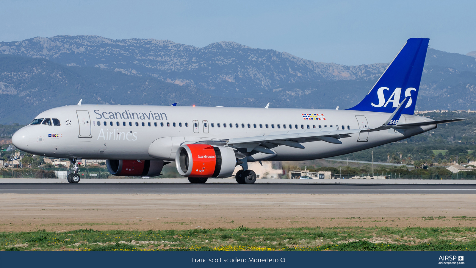 SAS Scandinavian Airlines  Airbus A320neo  SE-ROC