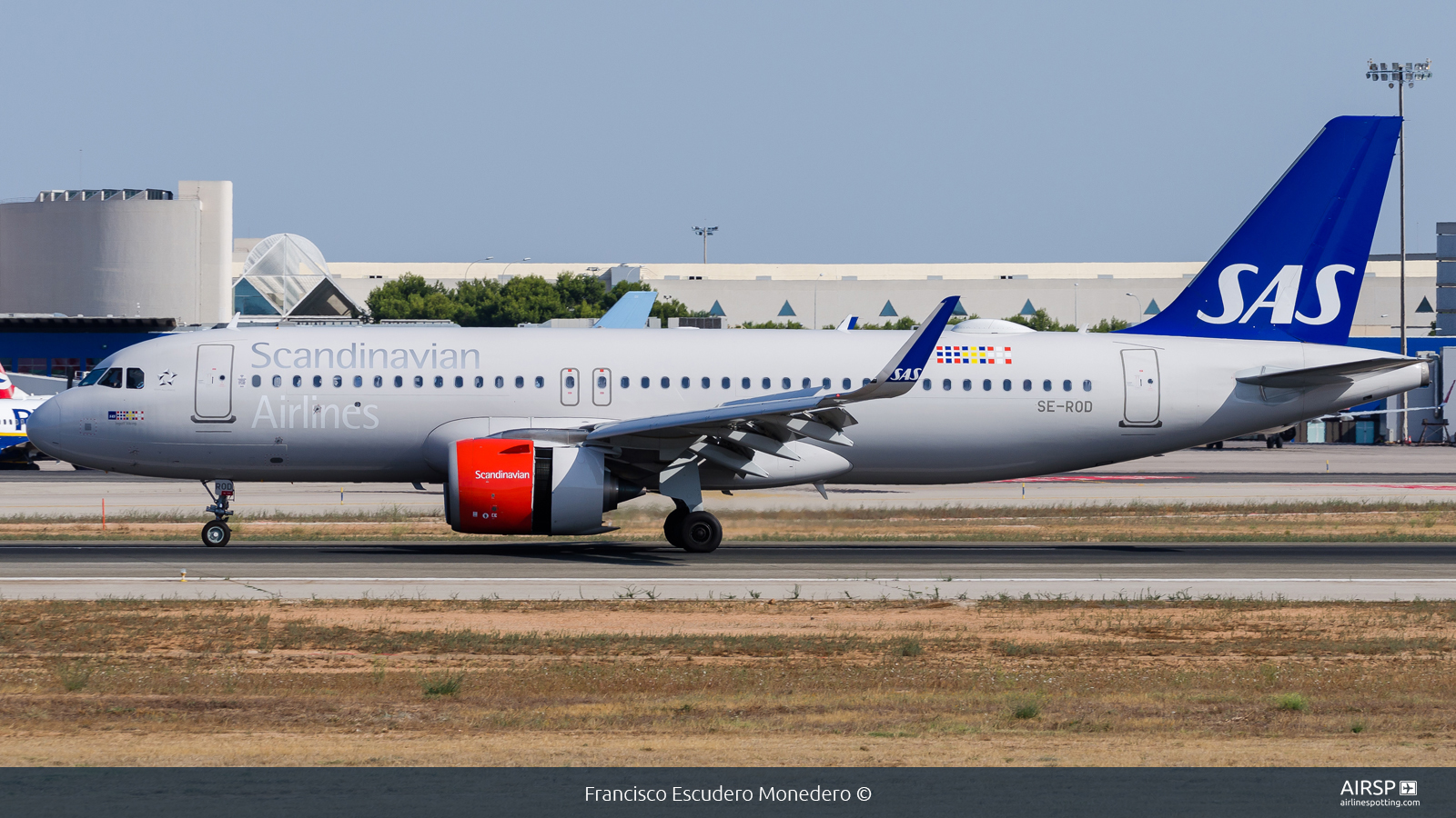 SAS Scandinavian Airlines  Airbus A320neo  SE-ROD