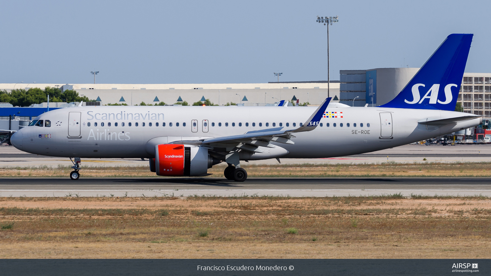SAS Scandinavian Airlines  Airbus A320neo  SE-ROE