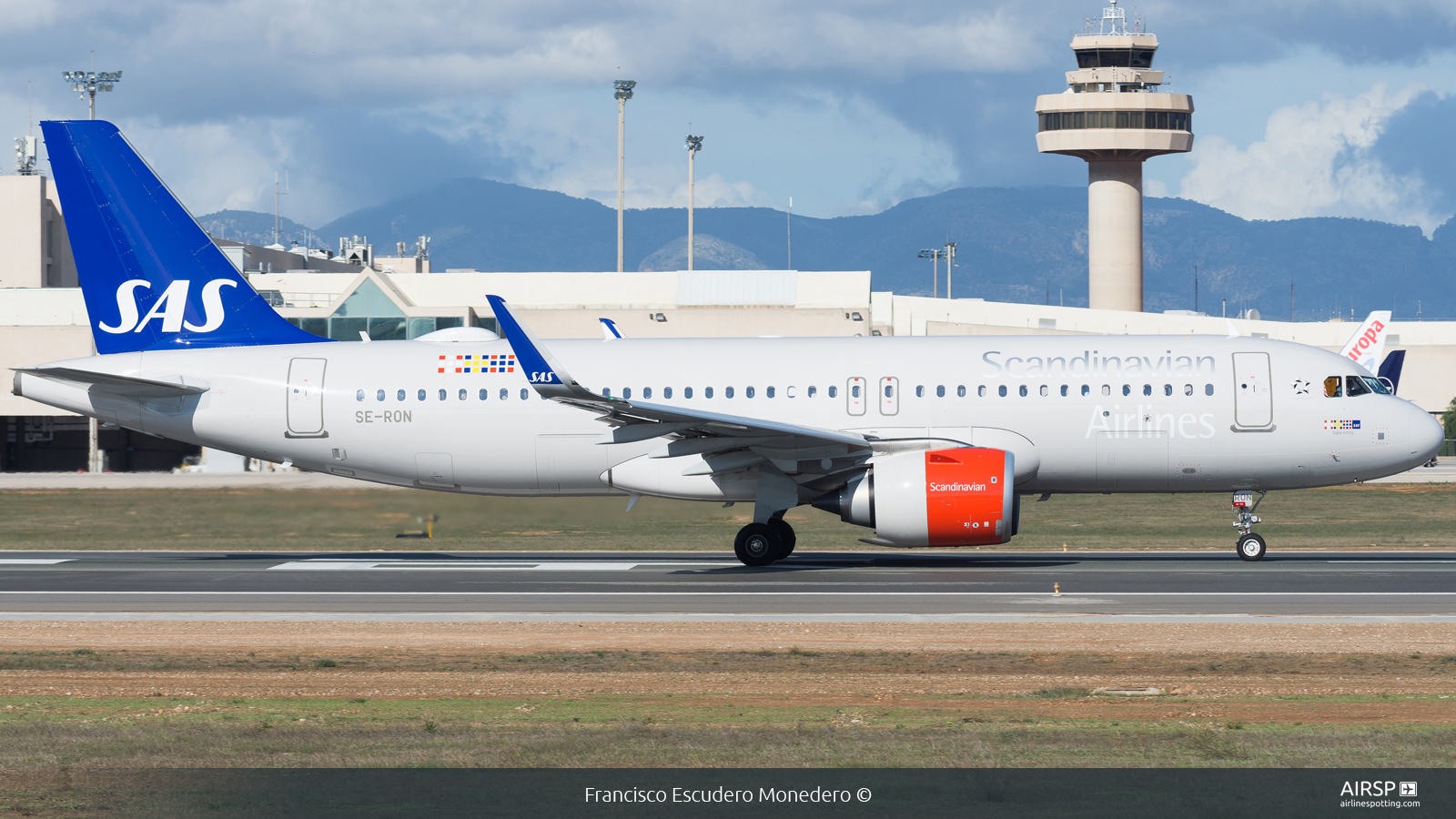 SAS Scandinavian Airlines  Airbus A320neo  SE-RON