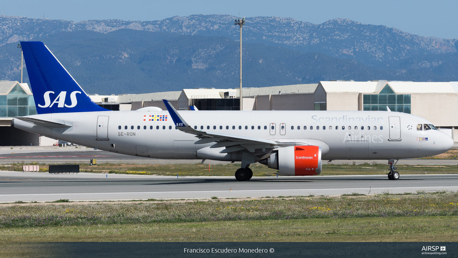 SAS Scandinavian Airlines  Airbus A320neo  SE-RON