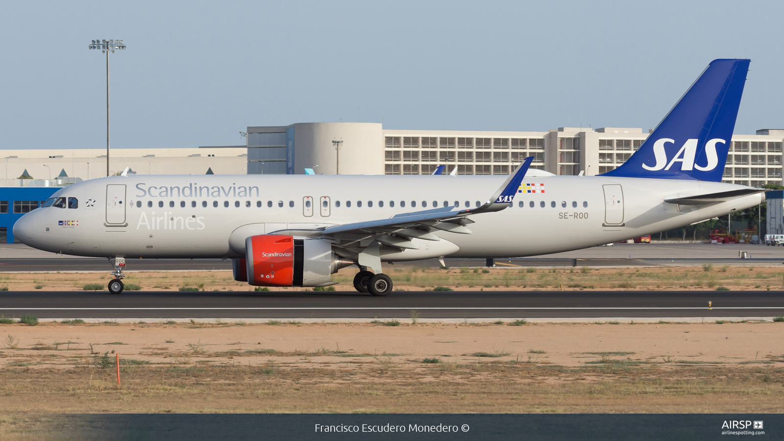 SAS Scandinavian Airlines  Airbus A320neo  SE-ROO