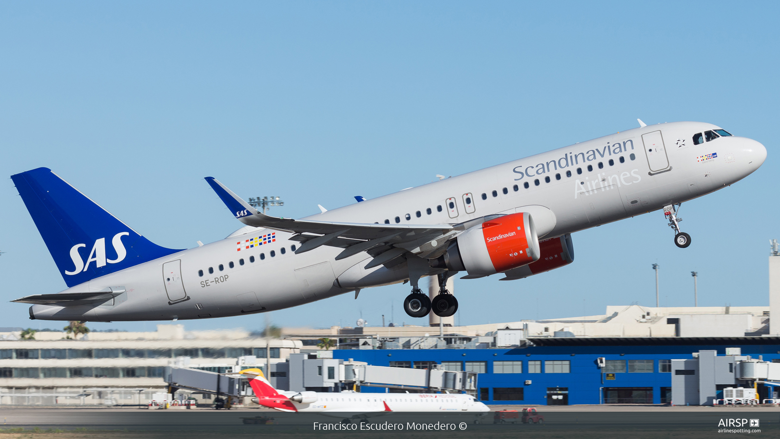 SAS Scandinavian Airlines  Airbus A320neo  SE-ROP
