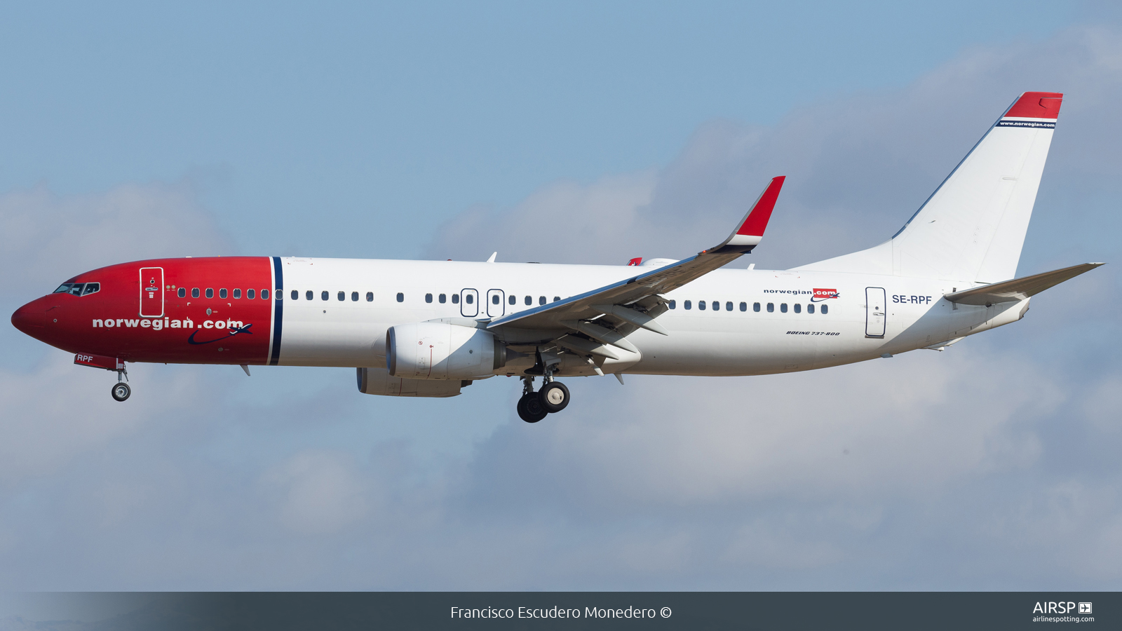 Norwegian  Boeing 737-800  SE-RPF