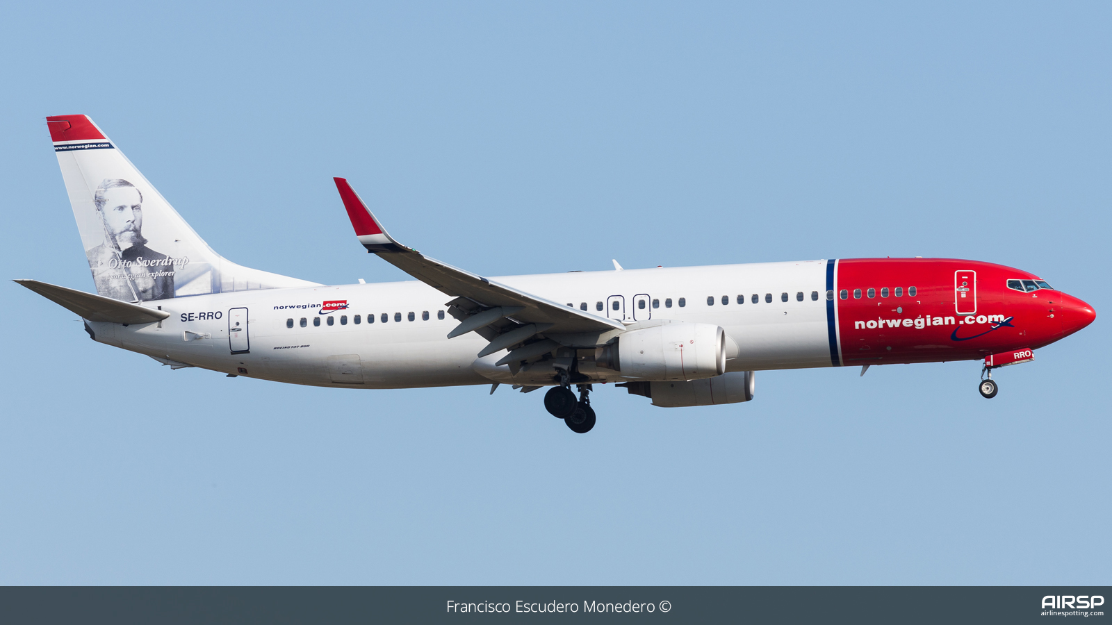 Norwegian  Boeing 737-800  SE-RRO