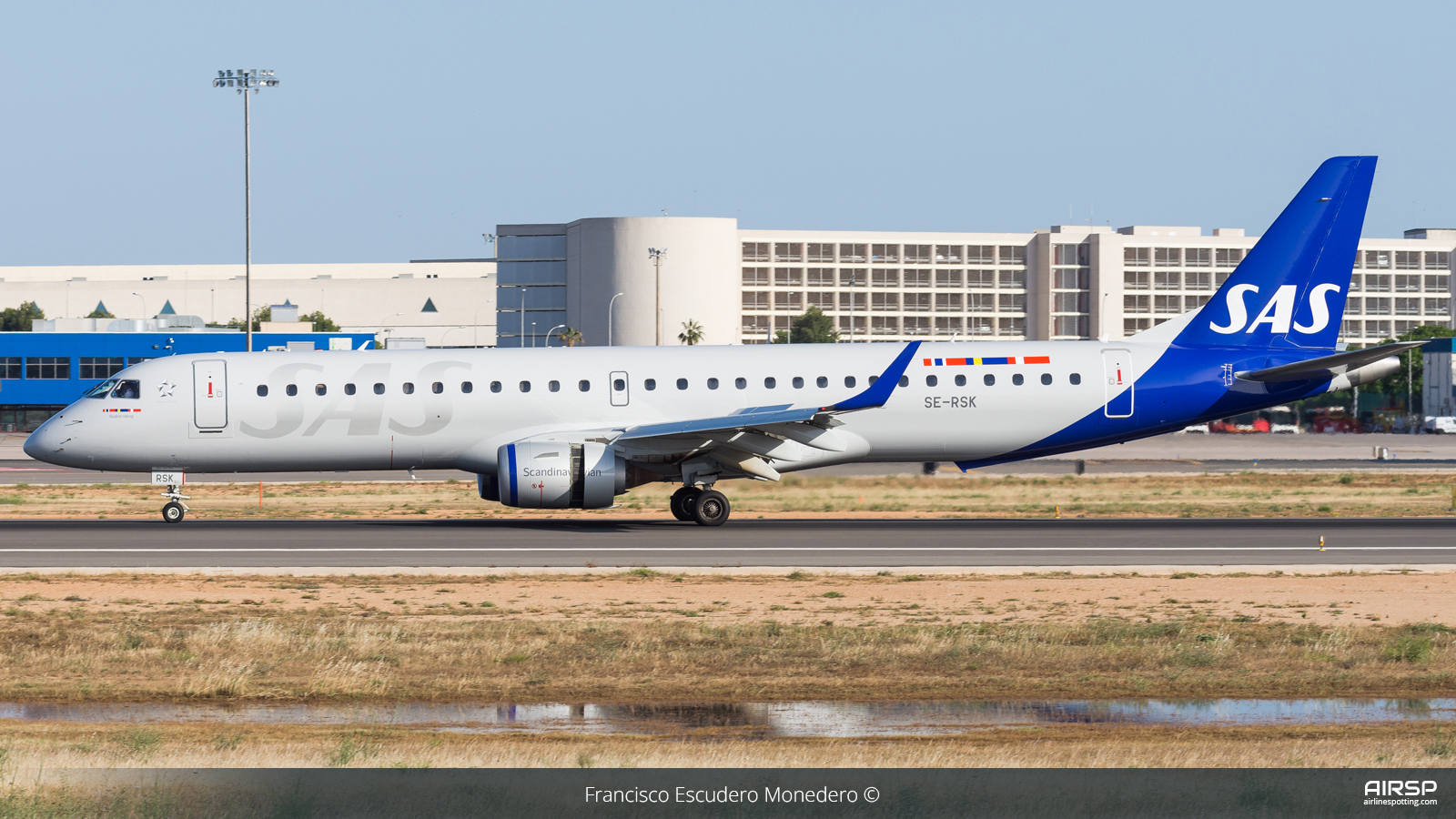 SAS Scandinavian Airlines  Embraer E195  SE-RSK