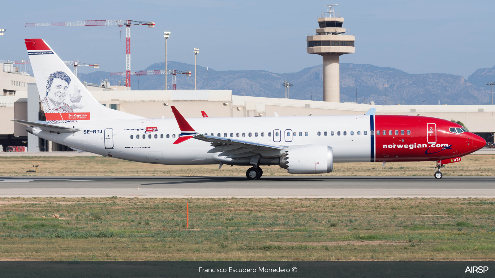 Norwegian  Boeing 737 Max 8  SE-RTJ