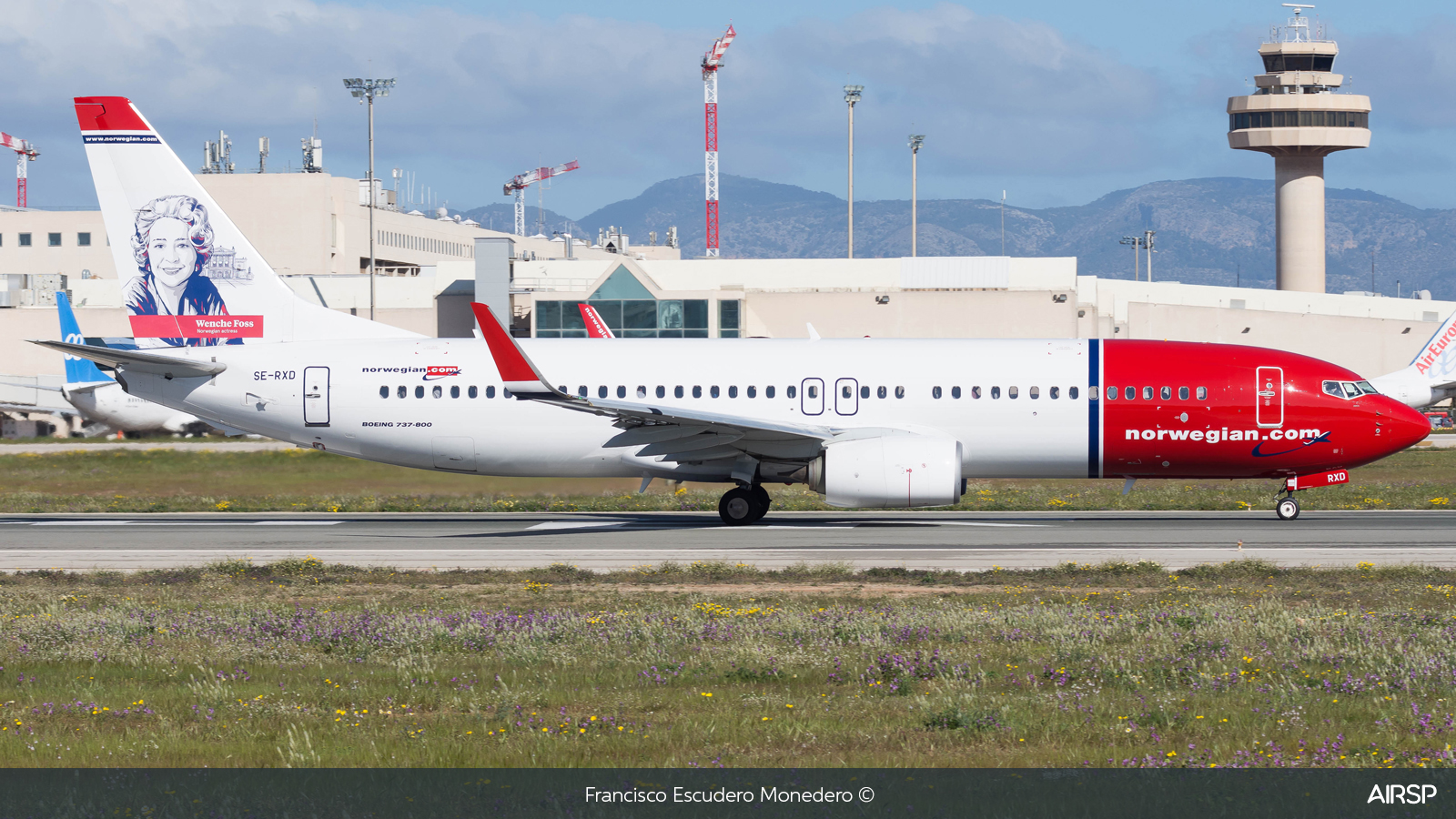 Norwegian  Boeing 737-800  SE-RXD