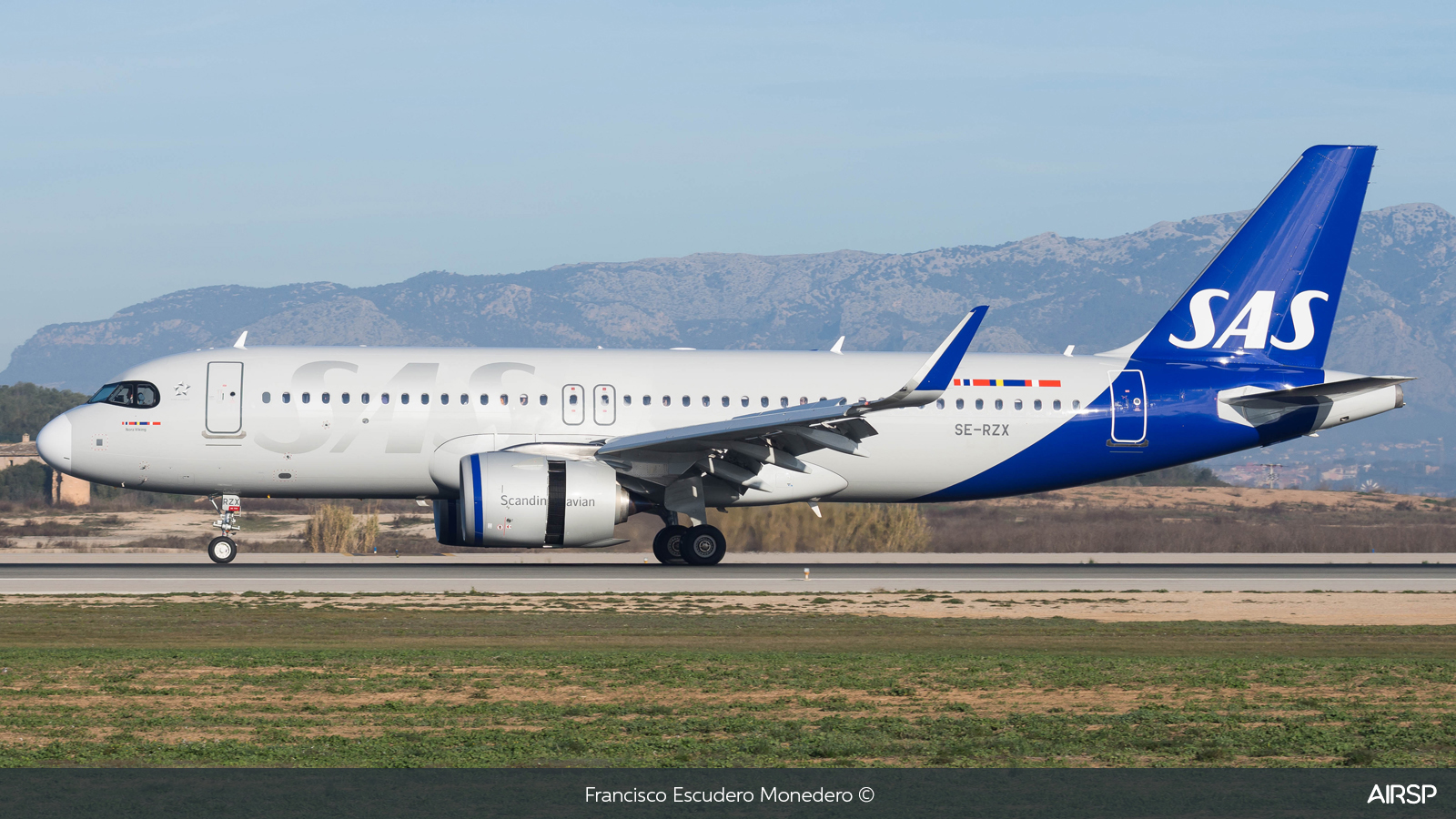 SAS Scandinavian Airlines  Airbus A320neo  SE-RZX