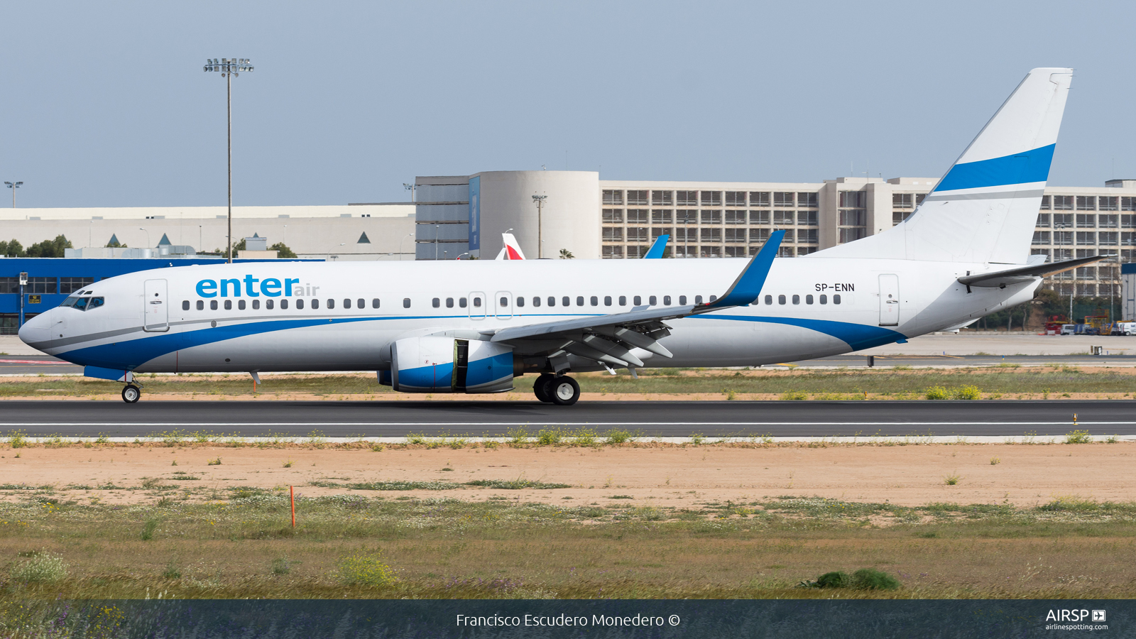 Enter Air  Boeing 737-800  SP-ENN