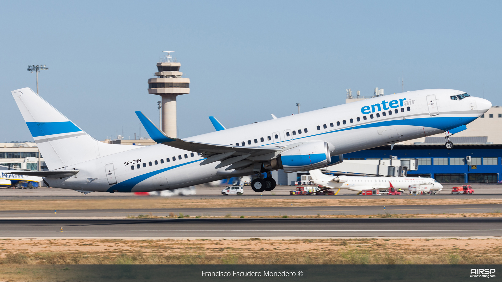 Enter Air  Boeing 737-800  SP-ENN
