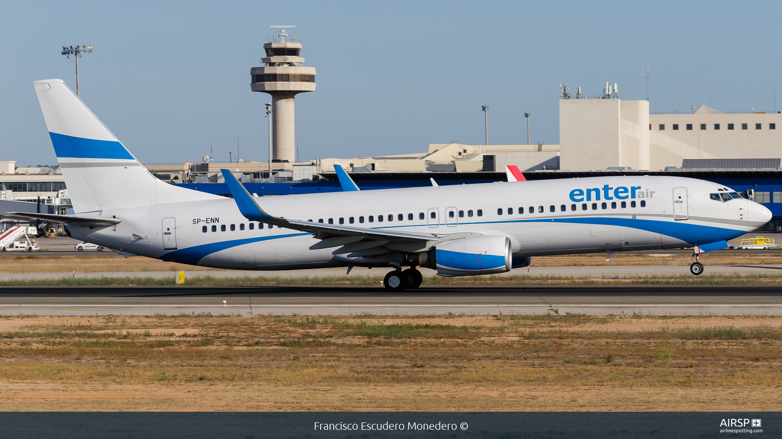 Enter Air  Boeing 737-800  SP-ENN