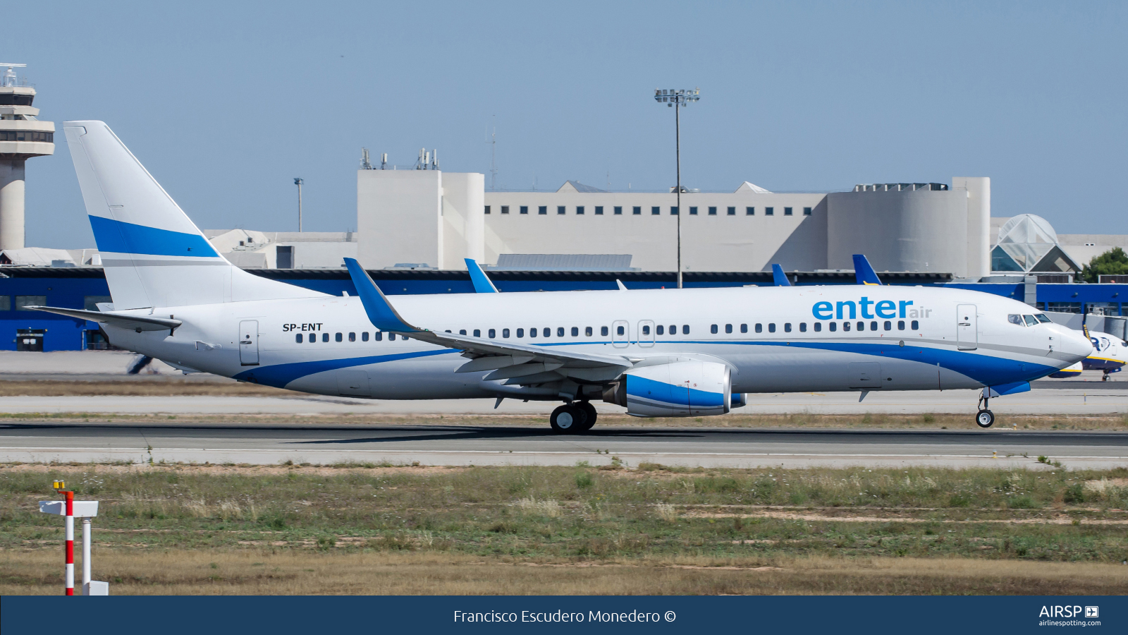 Enter Air  Boeing 737-800  SP-ENT