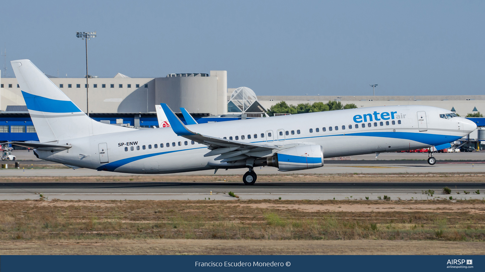 Enter Air  Boeing 737-800  SP-ENW