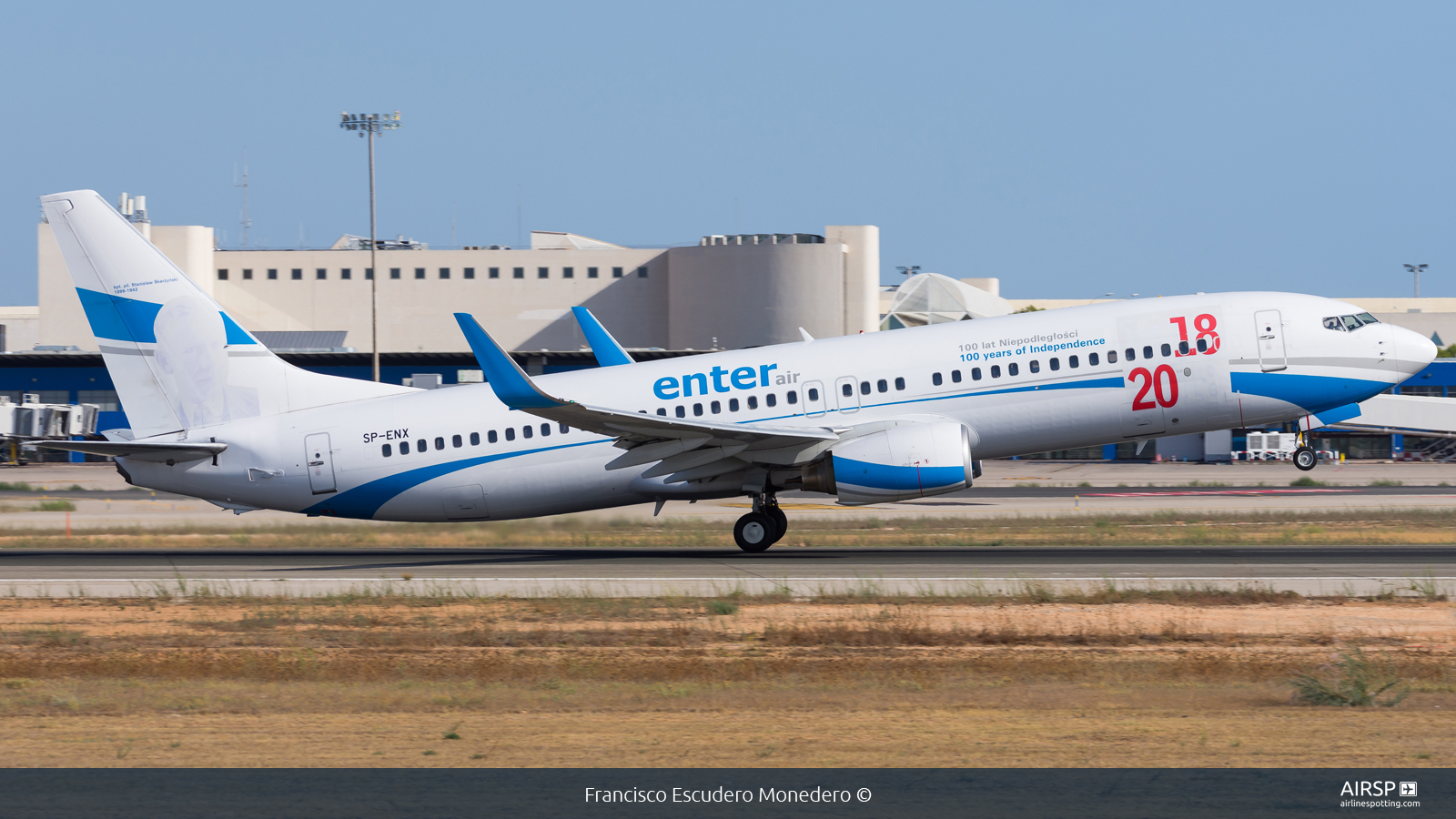 Enter Air  Boeing 737-800  SP-ENX