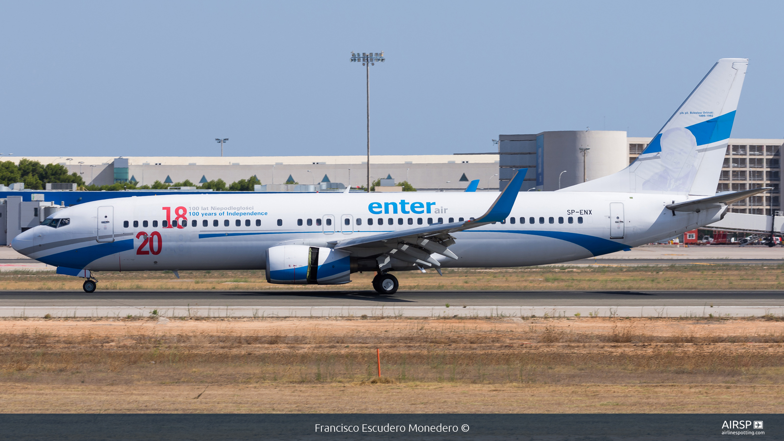 Enter Air  Boeing 737-800  SP-ENX