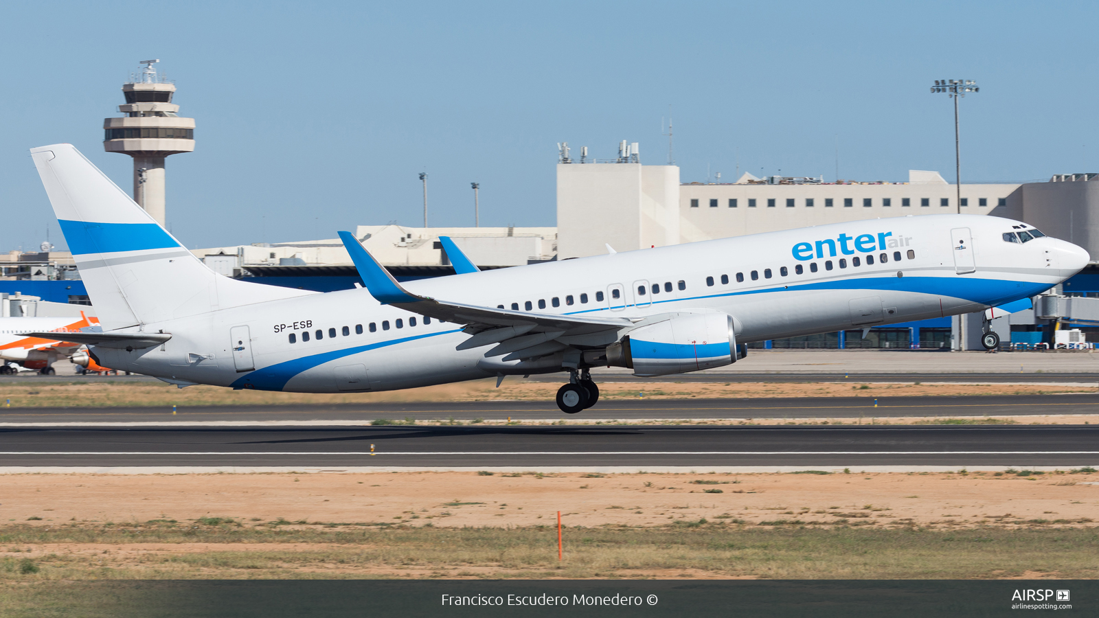 Enter Air  Boeing 737-800  SP-ESB