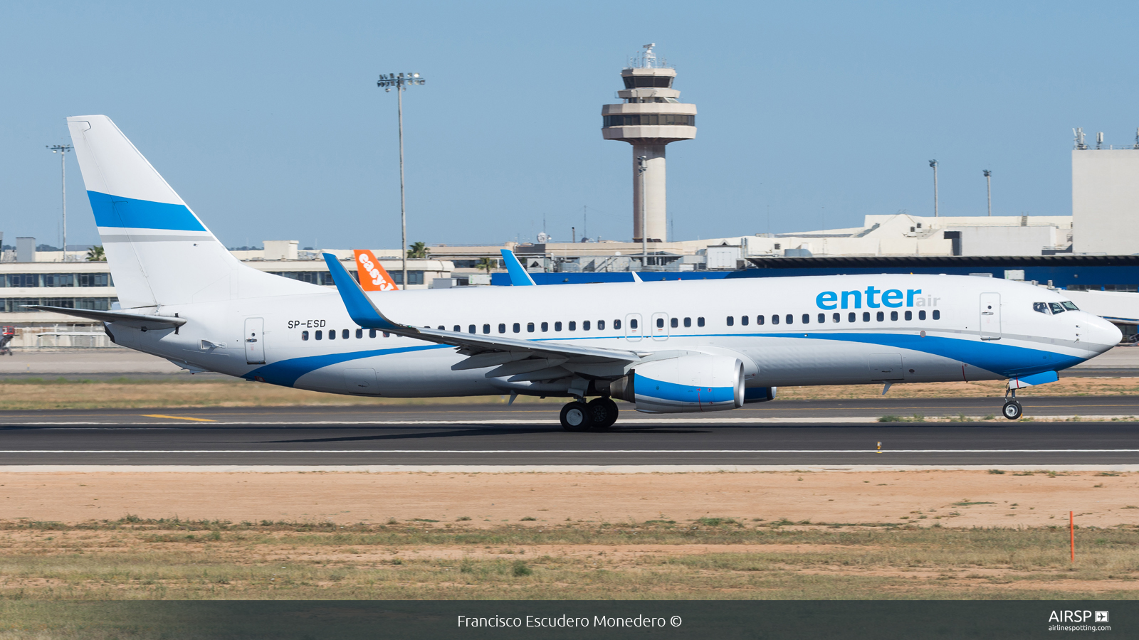 Enter Air  Boeing 737-800  SP-ESD