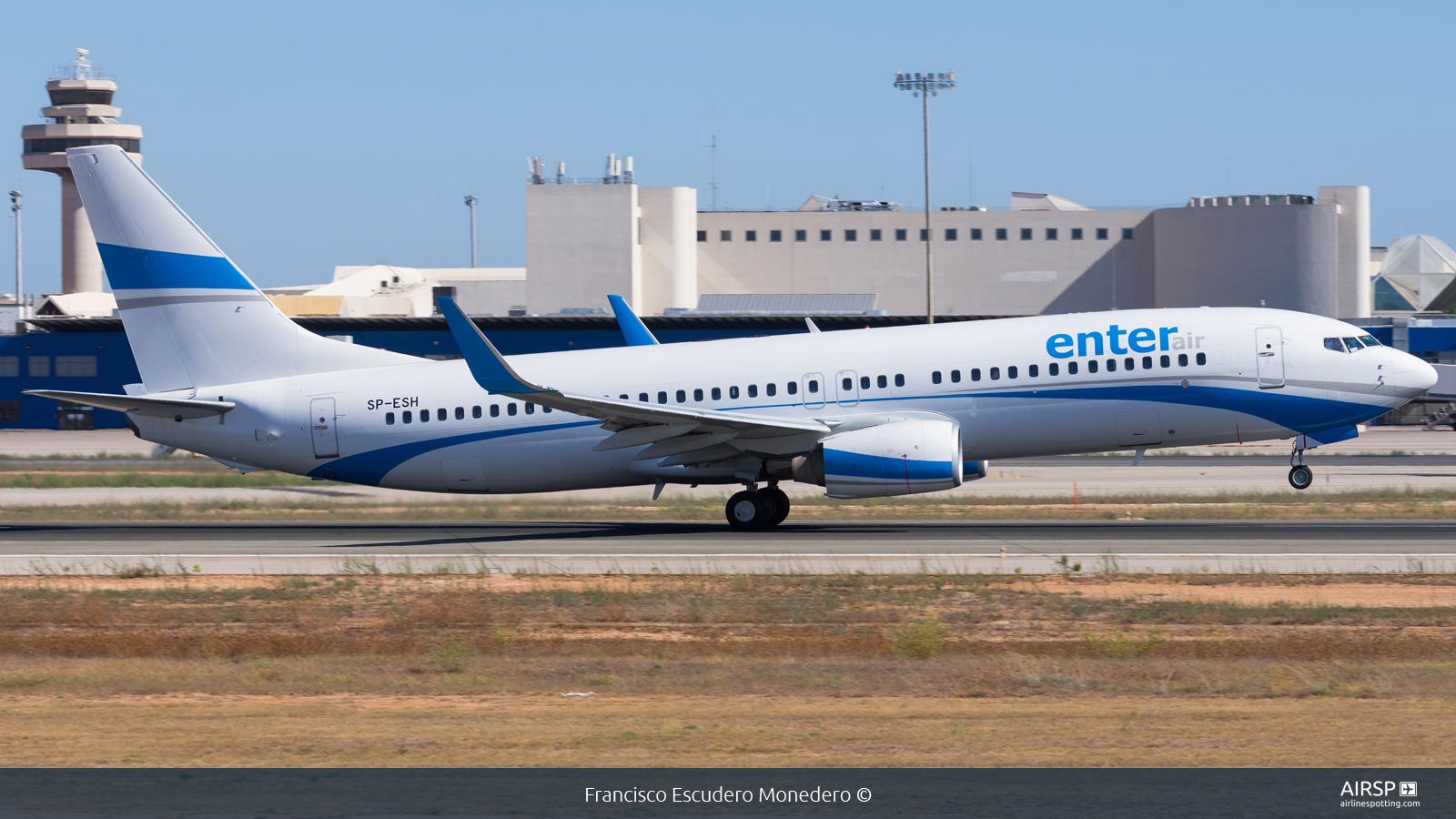 Enter Air  Boeing 737-800  SP-ESH