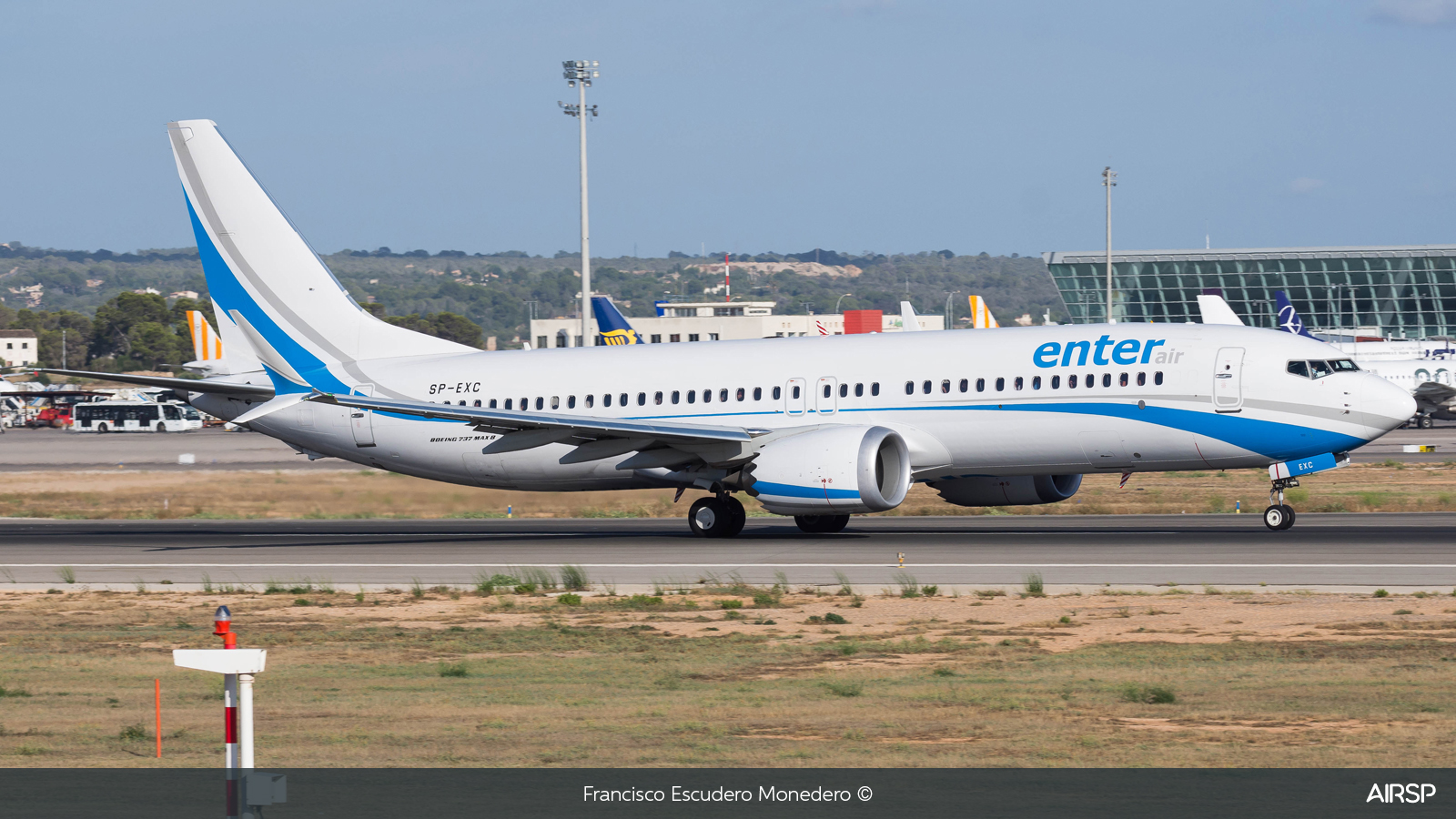 Enter Air  Boeing 737 Max 8  SP-EXC