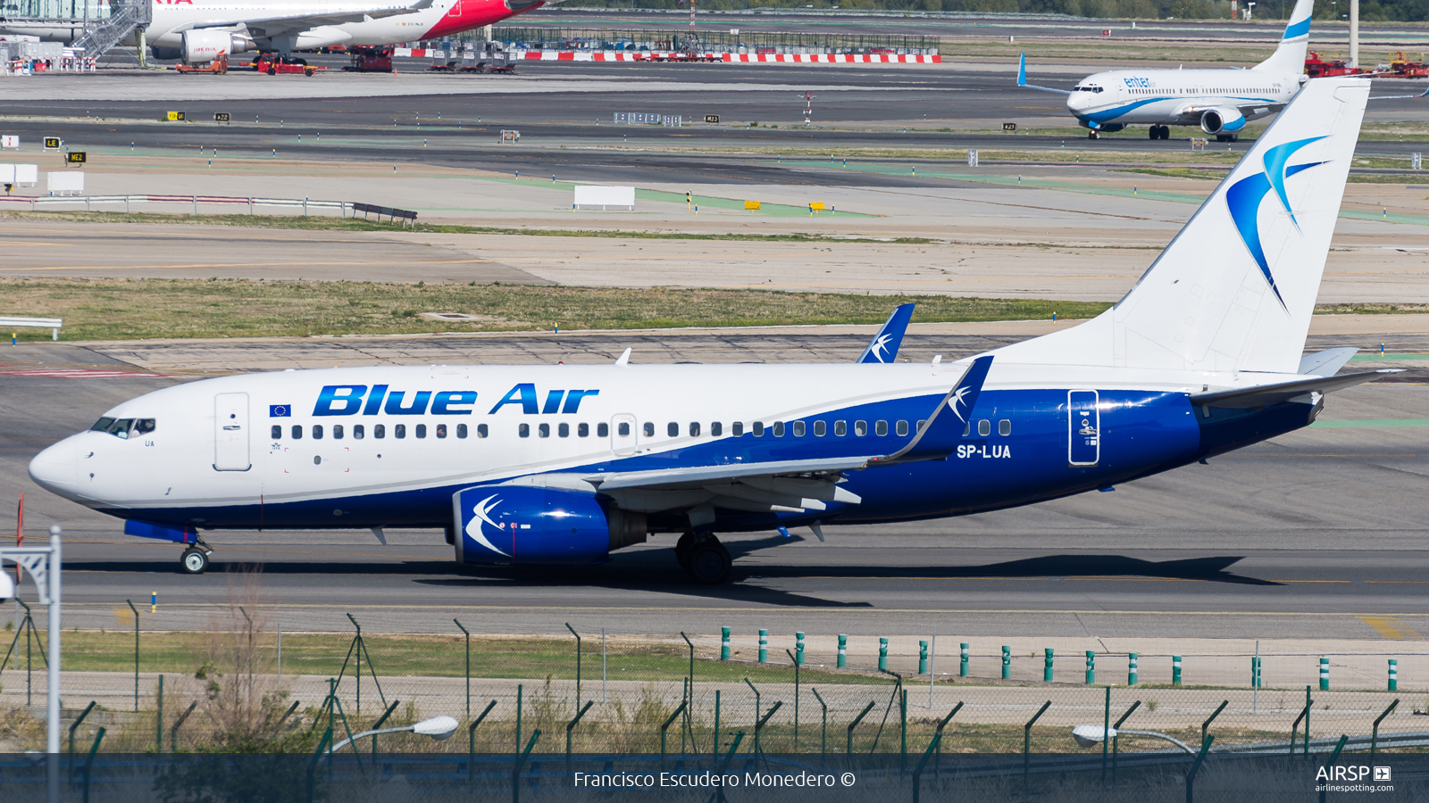 Blue Air  Boeing 737-700  SP-LUA