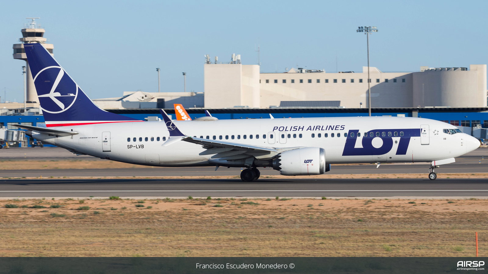 LOT Polish Airlines  Boeing 737 Max 8  SP-LVB