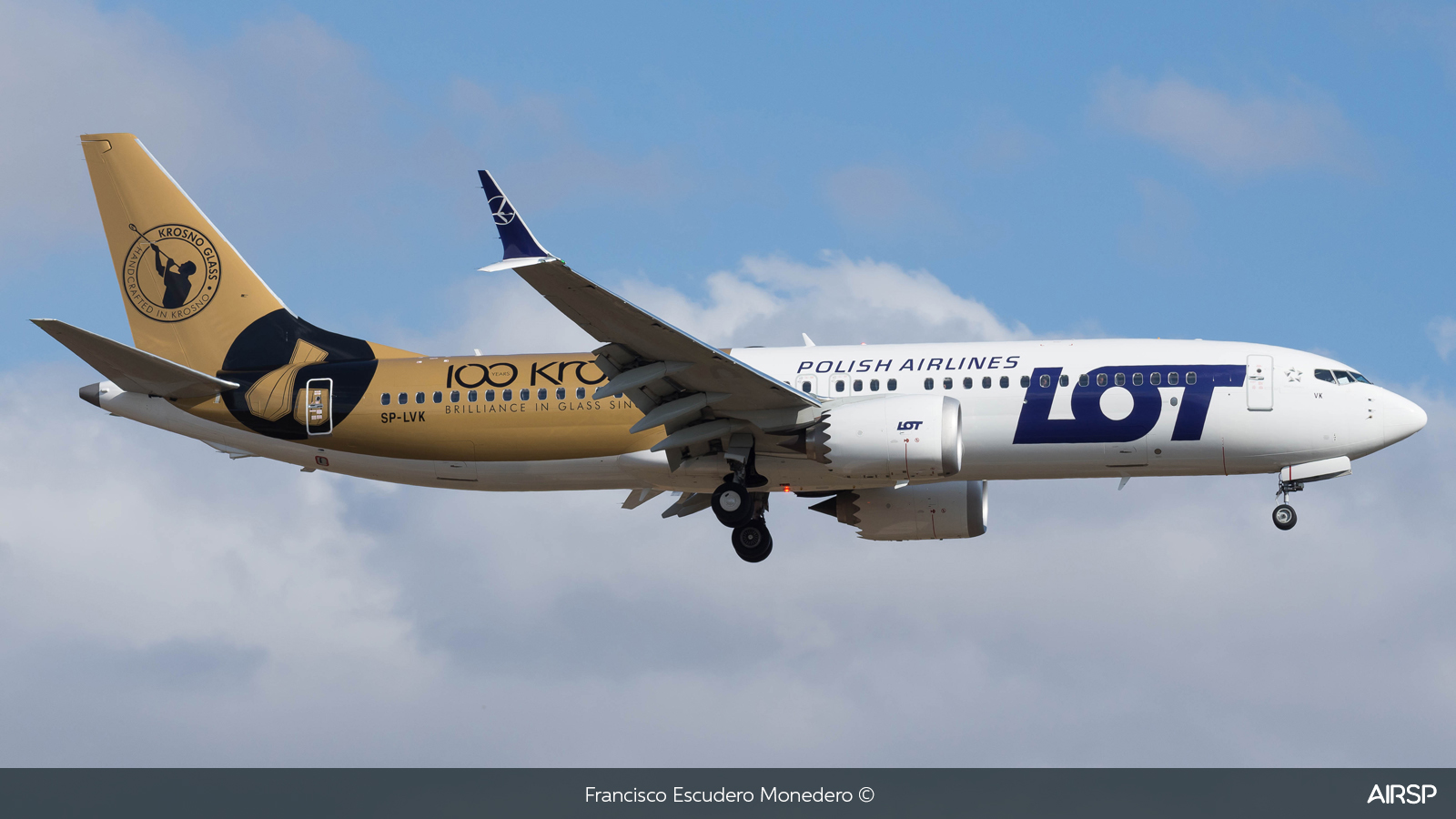 LOT Polish Airlines  Boeing 737 Max 8  SP-LVK