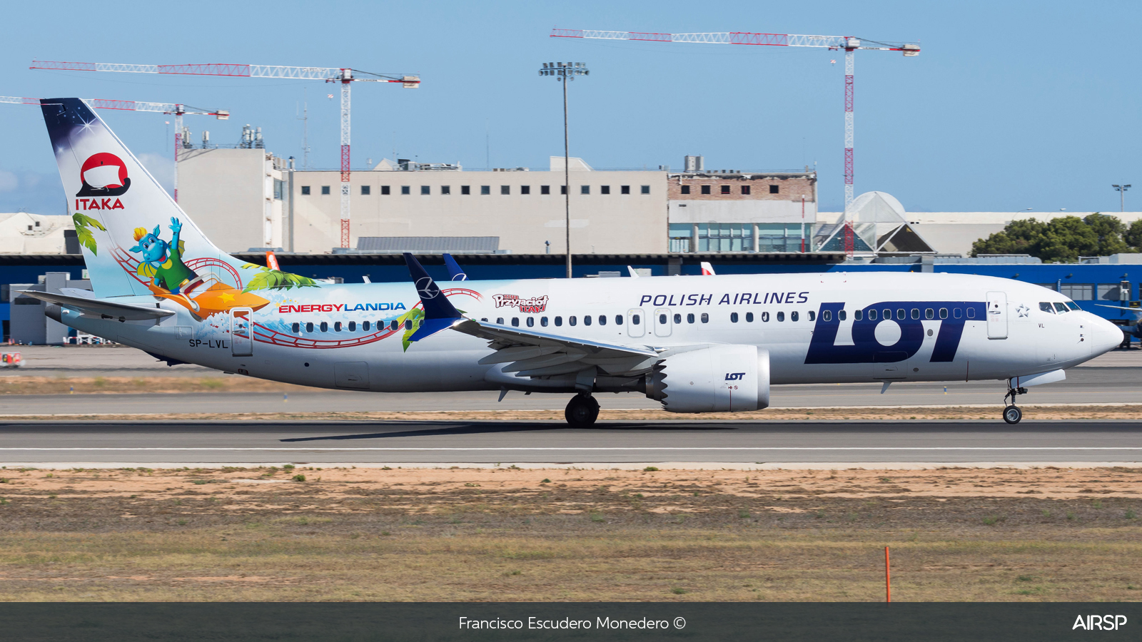 LOT Polish Airlines  Boeing 737 Max 8  SP-LVL