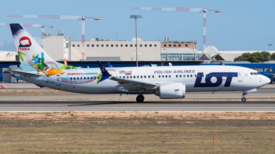 LOT Polish Airlines Boeing 737 Max 8