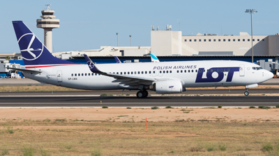 LOT Polish Airlines Boeing 737-800